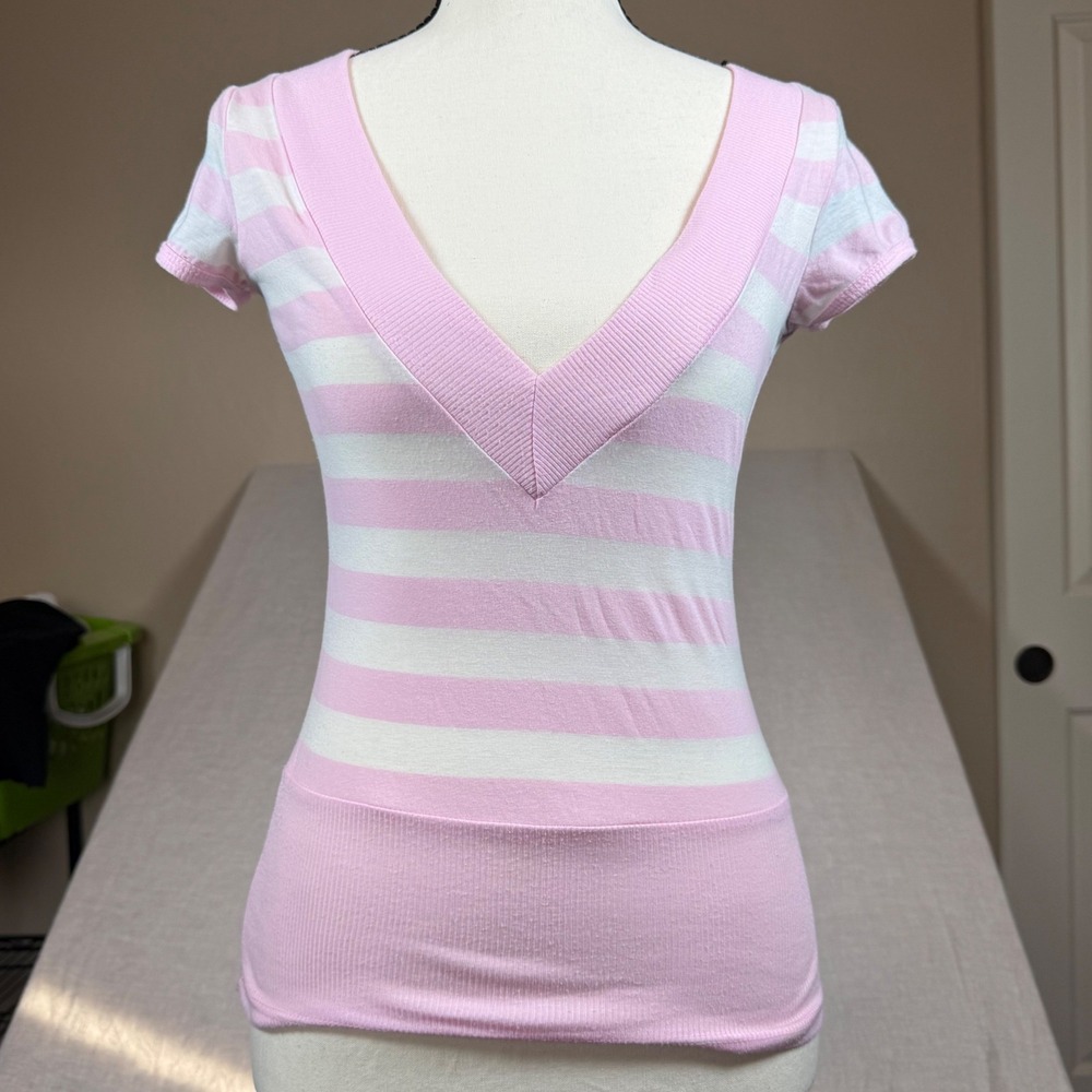 French Kiss Striped V-Neck Top Womens Small Pink White Good Y2K Ribbed Trim